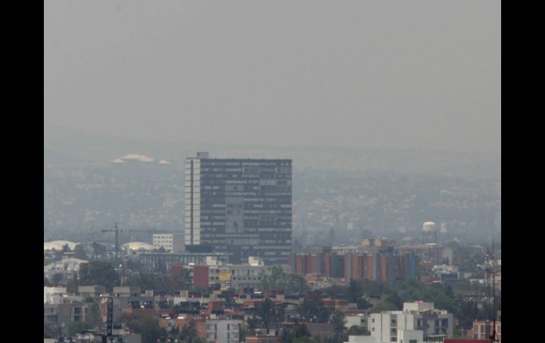 Señalan que la contingencia se agravó por el clima caluroso que persiste en el Valle de México. SUN / ARCHIVO