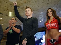 El 'Canelo' realizará la primera exposición del título mediano del Consejo Mundial de Boxeo. AP / J. Locher