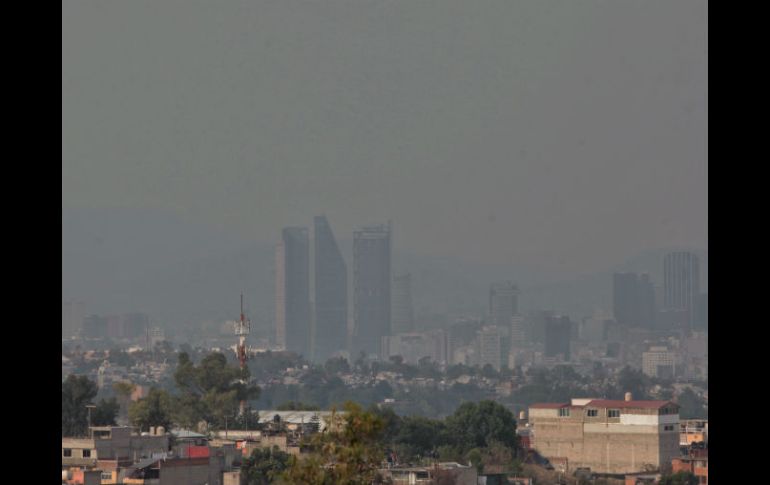 La Profepa tiene un padrón de seis mil 350 empresas en la zona de la Megalópolis, que producen emisiones a la atmósfera. EFE / S. Gutiérrez