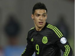 Al parecer, Raúl Jiménez tendrá doble chamba con el Tri. AP / ARCHIVO