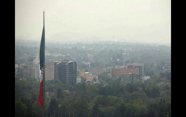 La contingencia ambiental que sufre Ciudad de México afecta los eventos presidenciales al aire libre. SUN / L. Godínez