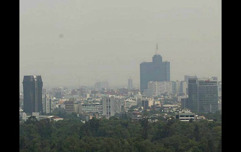 La fase I de contingencia ambiental se aplica en las 16 delegaciones de la capital y en 18 municipios mexiquenses. SUN / L. Godínez