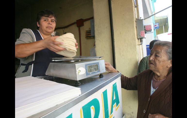 La tortilla sigue siendo un alimento completo para la población de todas las edades.  / Archivo