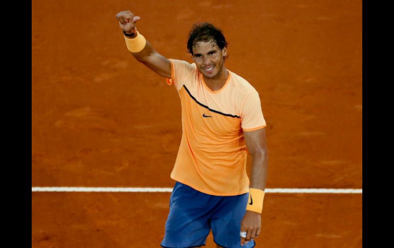 Sousa hizo correr a Nadal de un lado a otro de la pista, combinando con buenas subidas a la red. EFE / J. Martín