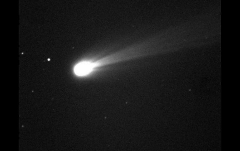 Varios medios indicaron que también se observó el paso del cometa o de su cola. SUN /