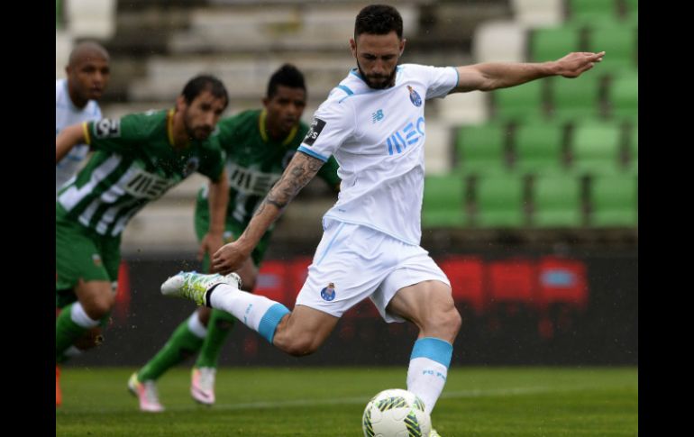 Al minuto 20 el defensa ex americanista iguala la cuenta 1-1 tras aprovechar de manera correcta un penalti que le fue concedido. AFP / M. Riopa