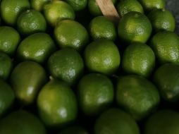 De acuerdo con la Profeco, en tiendas de la Ciudad de México, el limón alcanza  los 34.30 pesos por kilo. EL INFORMADOR / ARCHIVO