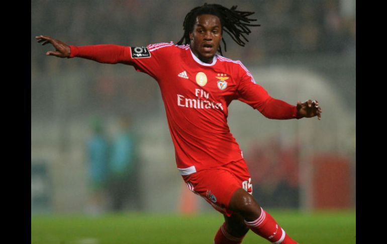 Renato Sanches, de 18 años, es uno de los traspasos más elevados de la historia del Benfica. AFP / ARCHIVO