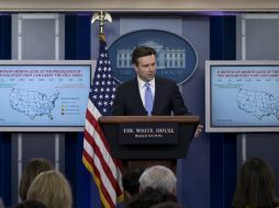 Josh Earnest reiteró sus críticas al Congreso por no abrobar millones de dólares en fondos de emergencia. AP / C. Kaster