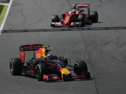 Verstappen, que salía desde la cuarta posición, se convierte en el piloto más joven en ganar una carrera del Gran Circo. AP / E. Morenatti