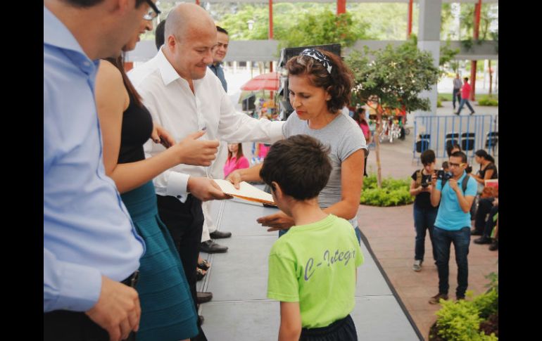 Con estos vales podrán pagar en una de las 70 guarderías privadas que están certificadas por el municipio como seguras. ESPECIAL / flickr.com/guadalajaragob