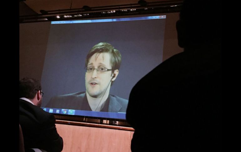 Snowden filtró detalles de un programa de espionaje secreto del gobierno en 2013; se encuentra refugiado en Rusia. AP / ARCHIVO