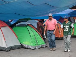 Vista del campamento indefinido que mantienen los maestros de la CNTE en las inmediaciones de la Segob. EFE / S. Gutiérrez