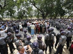 Birmania está en plena transición desde la llegada al poder en abril del partido de la exdisidente Aung San Suu Kyi. EFE / H. Htet