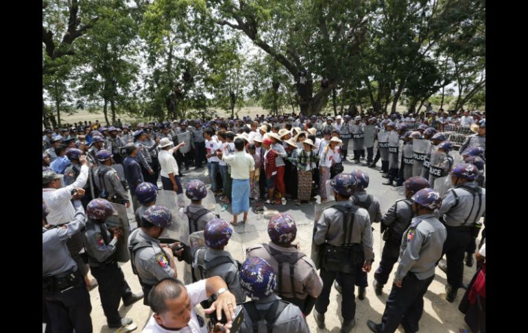 Birmania está en plena transición desde la llegada al poder en abril del partido de la exdisidente Aung San Suu Kyi. EFE / H. Htet