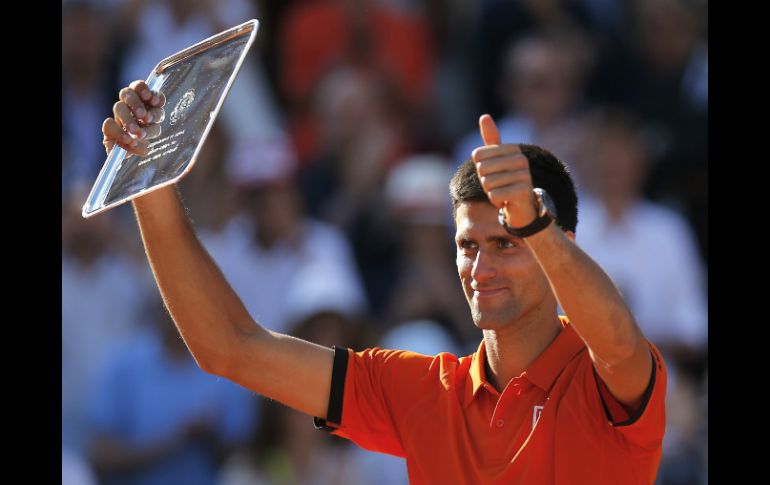 Rafael Nadal ha dicho que Novak Djokovic es ''el máximo favorito'' a proclamarse vencedor del Torneo de Roland Garros en París. AP / ARCHIVO