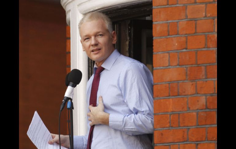 Julian Assange. Desde la embajada de Ecuador en Reino Unido. AP / ARCHIVO