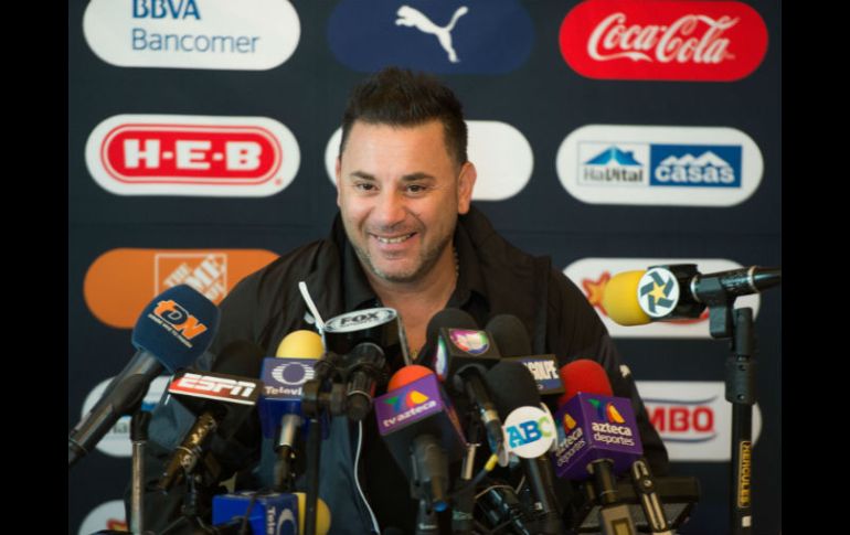 Antonio Mohamed en rueda de prensa en la víspera del partido. MEXSPORT / J. Martínez