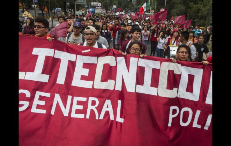 Los estudiantes en paro han realizado la entrega de varios planteles. SUN / ARCHIVO