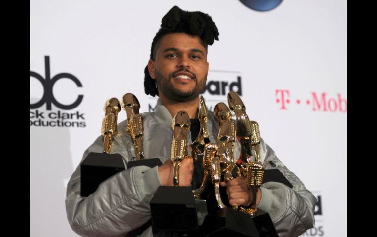 The Weeknd se llevó ocho galardones durante la velada de este domingo. AFP / B. Haraway