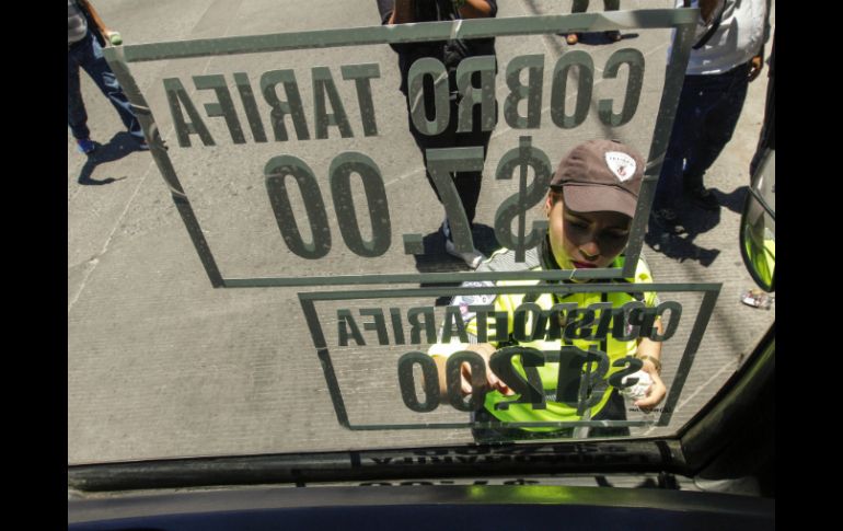 Si los camioneros presentan las unidades para su supervisión y cumplen con las características, la tarifa regresará a los 12 pesos. EL INFORMADOR / ARCHIVO