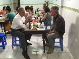 Bourdain tuiteó que la cena costó seis dólares y que él pagó la cuenta. TWITTER / @Bourdain