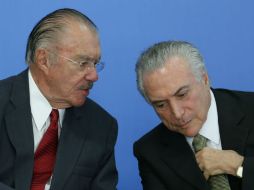 Sarney (i) dijo que se negociaron 'ciertas condiciones' con la oposición para reemplazar a Rousseff con Temer (d). AP / E. Peres