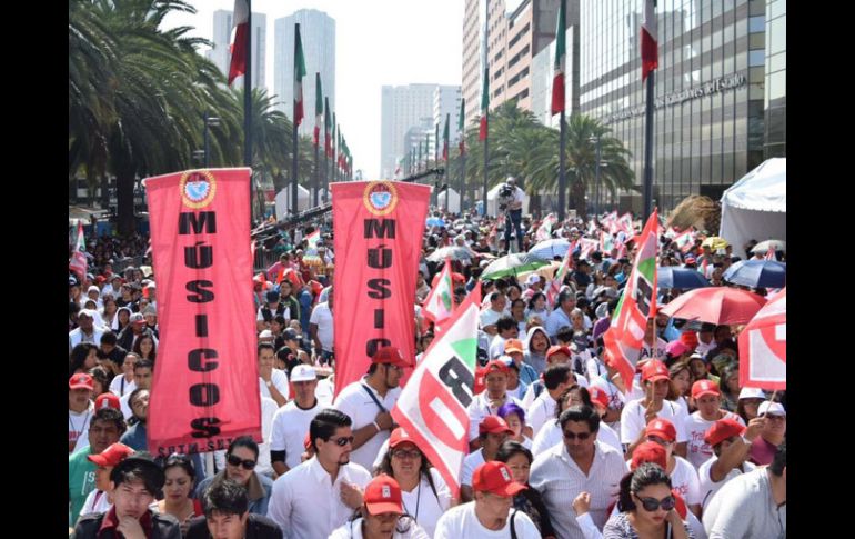 25 mil personas se dieron cita en el cierre de campaña del PRI en el Monumento a la Revolución. ESPECIAL /