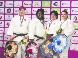 La cubana Idalys Ortiz (segunda de izquierda a derecha) se llevó la medalla de oro del World Judo Masters 2016. EL INFORMADOR / R. Tamayo