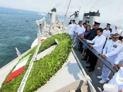 A bordo del Buque ARM Usumacinta, el Jefe del Ejecutivo encabeza la ceremonia por el Aniversario 74 de la Marina. FACEBOOK / Presidencia de la República