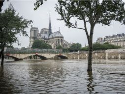 Inusuales y fuertes lluvias han golpeado a Francia y otros países europeos en días recientes. EFE / C. Tesson