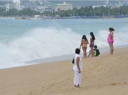 Se pide a lugareños, turistas y pescadores de la región que tomen precauciones para evitar riesgos derivados del fenómeno. NTX / ARCHIVO