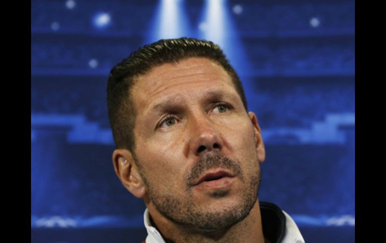 Fernando Torres comenta que Diego Simeone ha pedido ''pensar y reflexionar'', pero no confirma su salida. AP / ARCHIVO