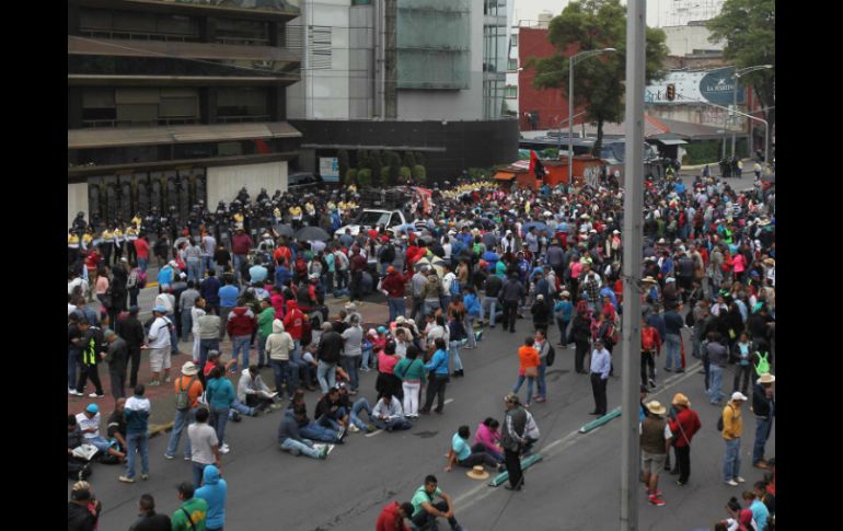 Maestros de la CNTE realizan manifestaciones en la Ciudad de México en protesta por la reforma educativa. SUN / ARCHIVO