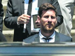 Messi llegó a California para sumarse a la Selección de Argentina que el lunes jugará frente a Chile en el debut en Copa America. EFE /