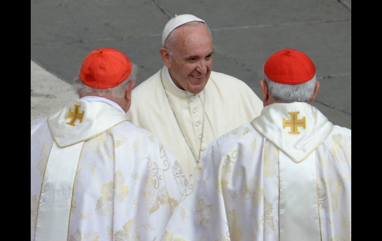 El portavoz del Vaticano aclara que se incluye a todos los pastores y superiores religiosos, aunque no hay retroactividad. AFP / ARCHIVO