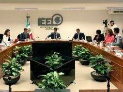 El Instituto Electoral de Aguascalientes inicia sesión del consejo y declara abierta la jornada electoral. TWITTER / @IEEAGS