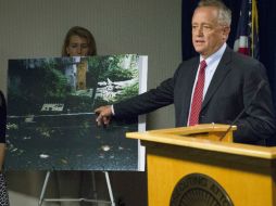 Joe Deters explica en conferencia de prensa que la mamá del pequeño 'estaba atenta'. AP / J. Minchillo