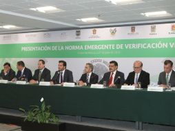 Este martes, los mandatarios de la Megalópolis y el titular de la Semarnat presentan la nueva norma de verificación. NTX / C. Pereda