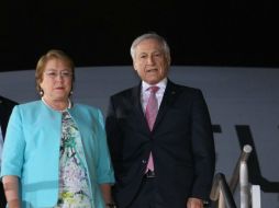 Burgos (d) había asumido el cargo en mayo del 2015 cuando Bachelet realizó un ajuste de gabinete y salieron nueve funcionarios. NTX / ARCHIVO