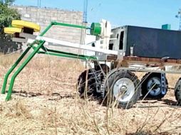 El creador busca ayudar a su localidad con el robot ya que la basura abandonada en las calles está provocando diversos problemas. SUN / R. Chaca