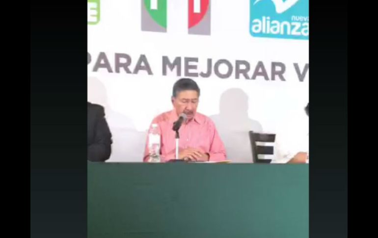 En conferencia de prensa, el priista Amadeo Flores demanda que se atiendan las anomalías, aunque se niega a decir cuáles. ESPECIAL / Periscope / CDE del PRI Veracruz