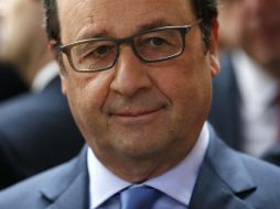 Hollande descarta aplicar medidas más drásticas a los sindicatos para que detengan sus paros. EFE / P. Wojazer