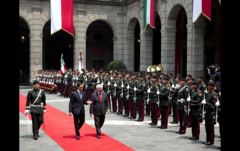 En el Patio Central del recinto, se hace la presentación de las comitivas oficiales y pasaron revista a las tropas de honor. AP / E. Verdugo