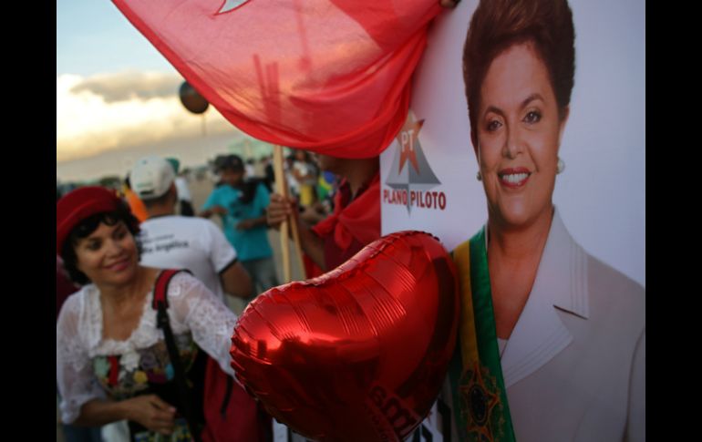 Rousseff hace la sugerencia en momentos que algunos senadores dicen que no han decidido cómo votarán en el juicio. AP / E. Peres