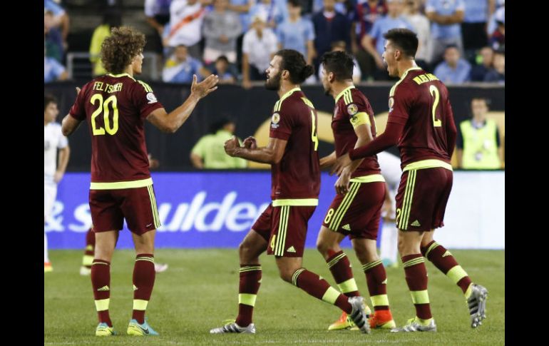 Tanto México como Venezuela suman seis unidades, el primero en la cima del sector por su mejor diferencia de goles. EFE / K. Betancur