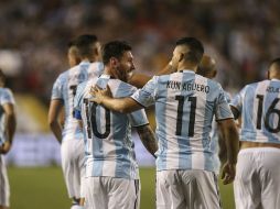 El astro Lionel Messi regresó este viernes con un espectacular tripleta para una goleada de Argentina. EFE / D. Fernández