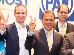 El candidato de la coalición ''Para Rescatar Veracruz'' (PAN-PRD), Miguel Ángel Yunes Linares alcanza un millón 55 mil 544 votos. TWITTER / @YoconYunes