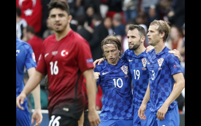 Con la anotación de Luka Modric, Croacia lidera el grupo D. EFE / I. Langssdon