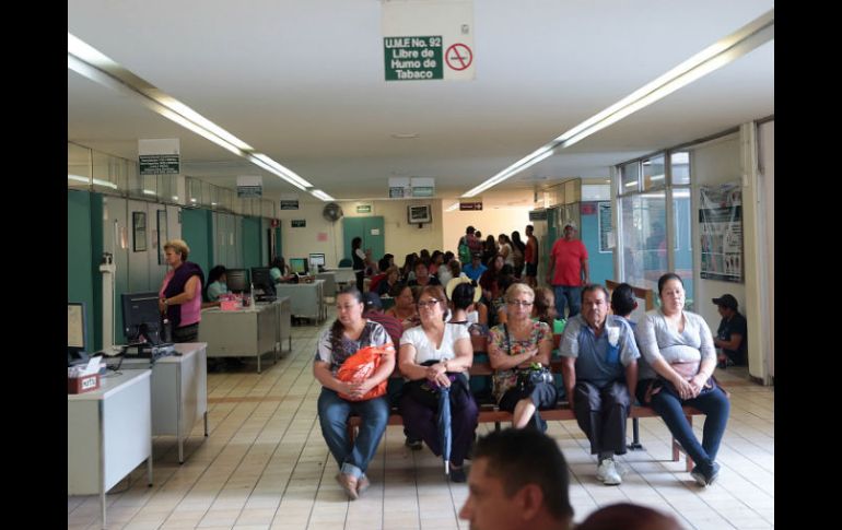 El delegado del IMSS en Jalisco señala que un total de 50 mil personas son atendidas en las unidades médicas del sector salud. EL INFORMADOR / ARCHIVO